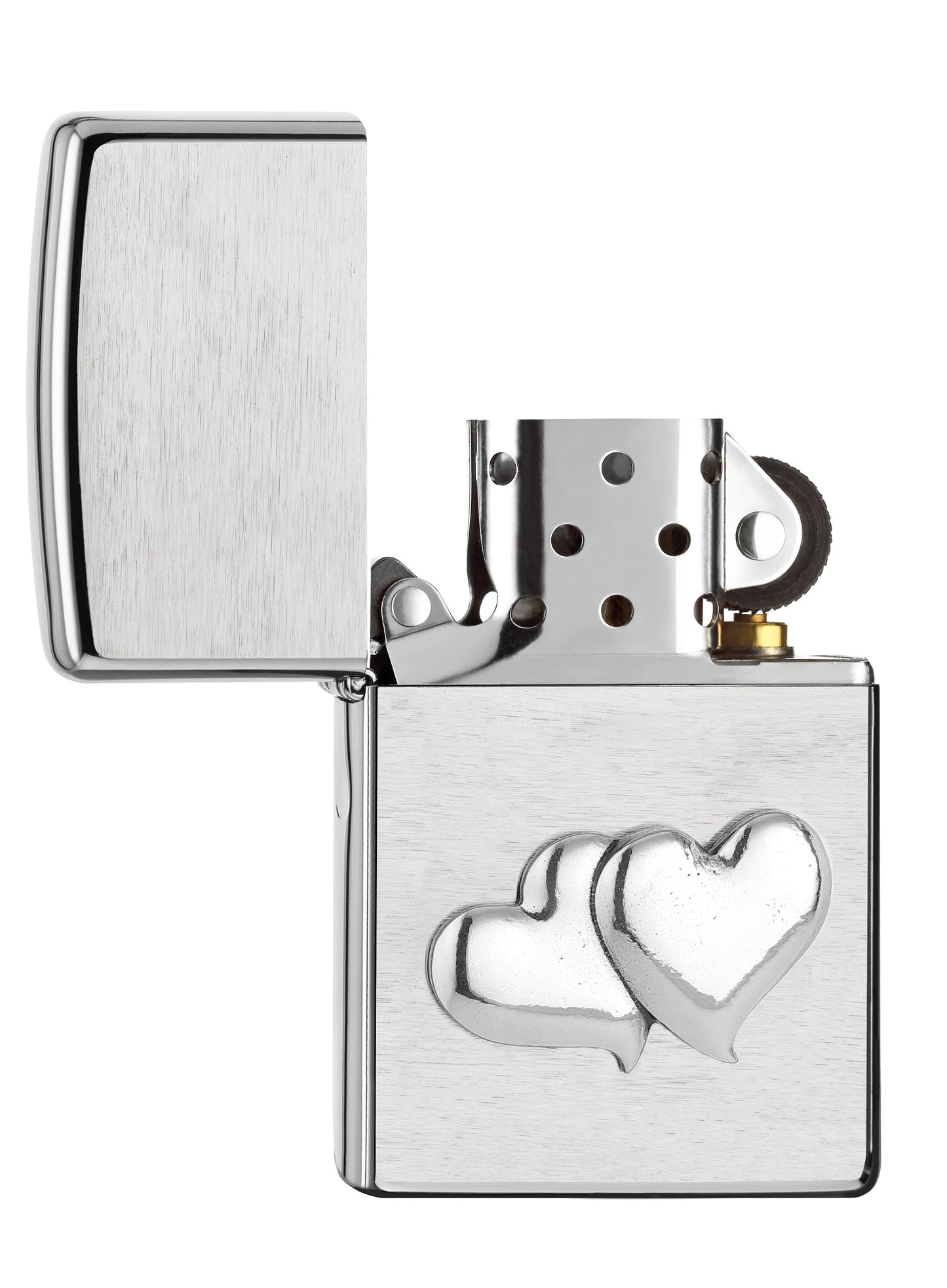 Briquet Zippo chrome brossé avec emblème double cœur sur la partie inférieure, ouvert