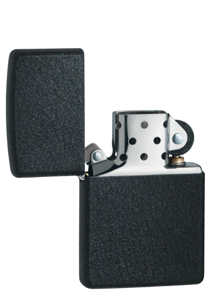 Vue de face briquet Zippo Black Crackle modèle de base, ouvert